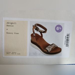 A New Day Abigail Heels, Color Brown, Size 6.5